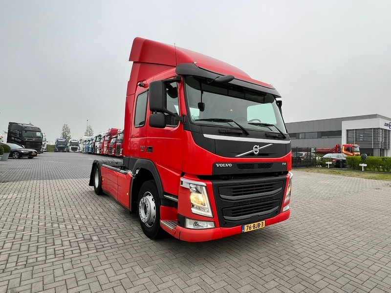 Volvo FM 330 4x2 trekker 4x2 / 671.570km - Tegljač: slika Volvo FM 330 4x2 trekker 4x2 / 671.570km - Tegljač Volvo FM 330 4x2 trekker 4x2 / 671.570km - Tegljač: slika Volvo FM 330 4x2 trekker 4x2 / 671.570km - Tegljač