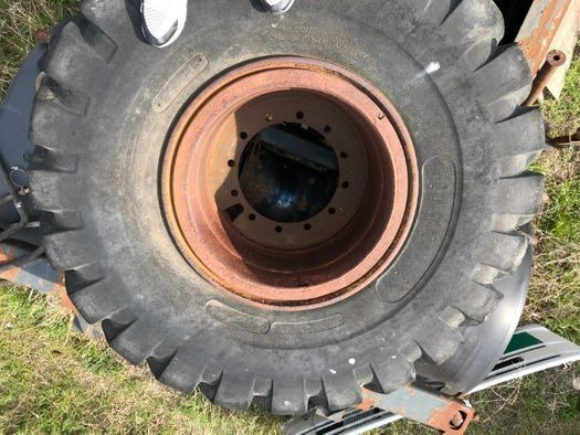 Anvelope Cu 24PR 4 BUC VOLA Incarcator VOLVO KOMATSU JCB - Kompletan kotač: slika Anvelope Cu 24PR 4 BUC VOLA Incarcator VOLVO KOMATSU JCB - Kompletan kotač Anvelope Cu 24PR 4 BUC VOLA Incarcator VOLVO KOMATSU JCB - Kompletan kotač: slika Anvelope Cu 24PR 4 BUC VOLA Incarcator VOLVO KOMATSU JCB - Kompletan kotač