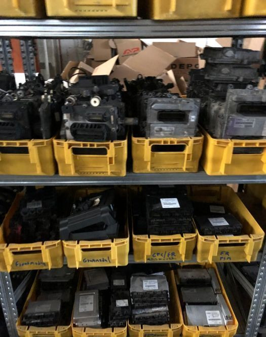 Bosch DAF XF 95 truck - Upravljačka jedinica (ECU) za Kamion: slika Bosch DAF XF 95 truck - Upravljačka jedinica (ECU) za Kamion Bosch DAF XF 95 truck - Upravljačka jedinica (ECU) za Kamion: slika Bosch DAF XF 95 truck - Upravljačka jedinica (ECU) za Kamion