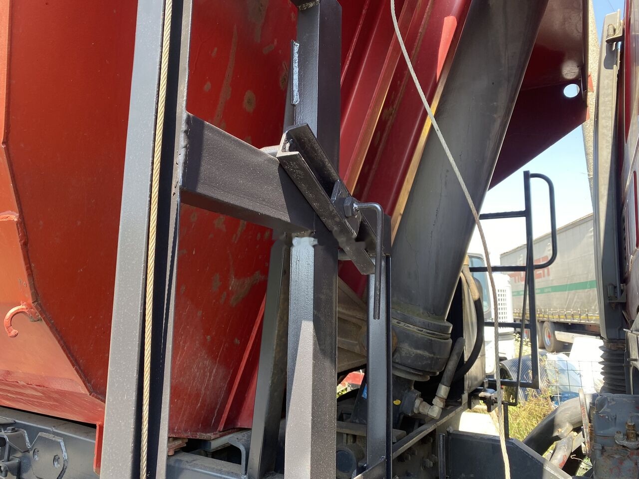 Hyva HARDOX 6x4 BENA basculabila CA NOUA - Tovarni sanduk: slika Hyva HARDOX 6x4 BENA basculabila CA NOUA - Tovarni sanduk Hyva HARDOX 6x4 BENA basculabila CA NOUA - Tovarni sanduk: slika Hyva HARDOX 6x4 BENA basculabila CA NOUA - Tovarni sanduk