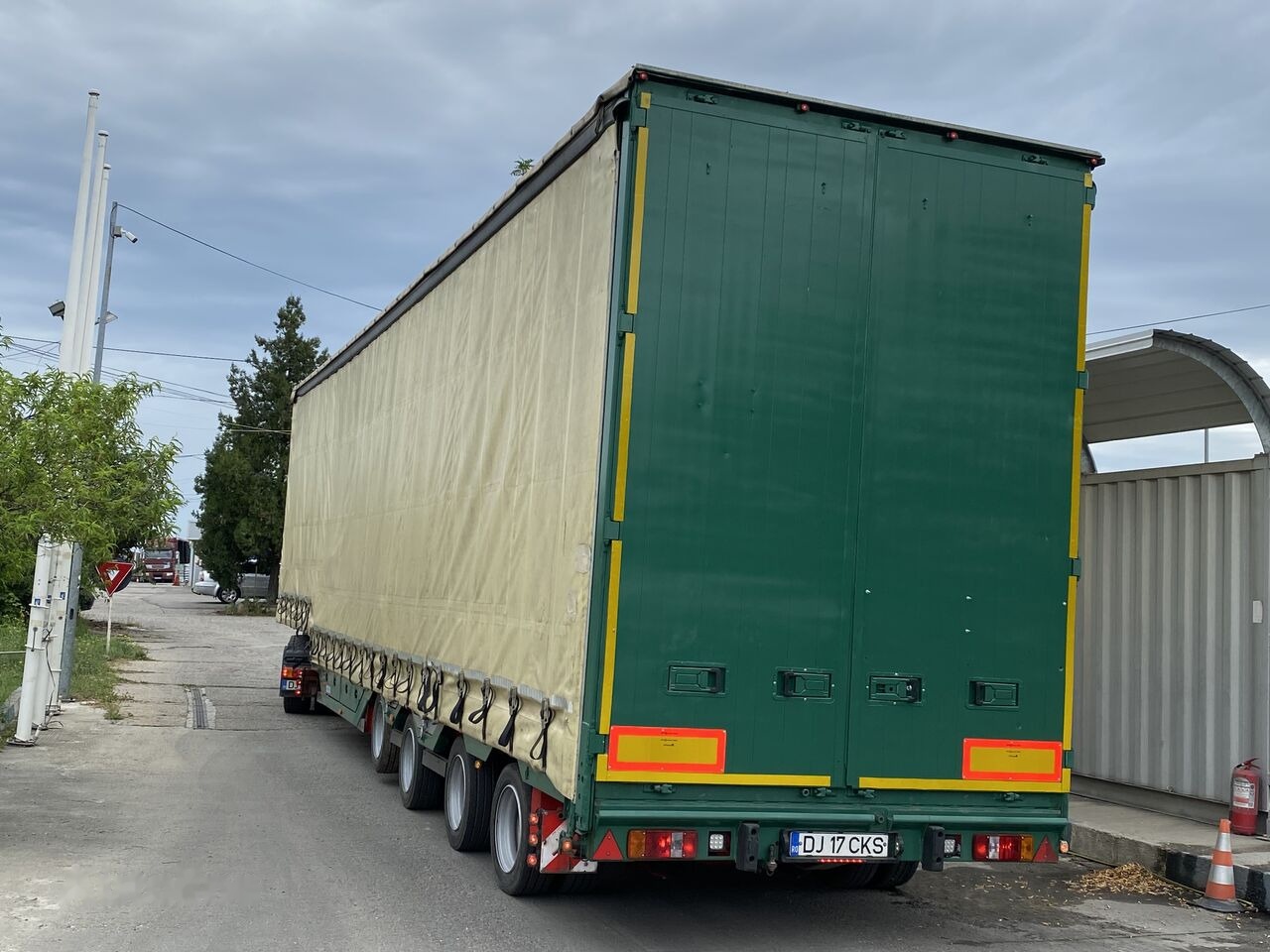 Poluprikolica s niskim utovarivačem Meusburger Typ: MPG-4 - trailer combine / tractoare / vole - axe viratoare: slika Poluprikolica s niskim utovarivačem Meusburger Typ: MPG-4 - trailer combine / tractoare / vole - axe viratoare