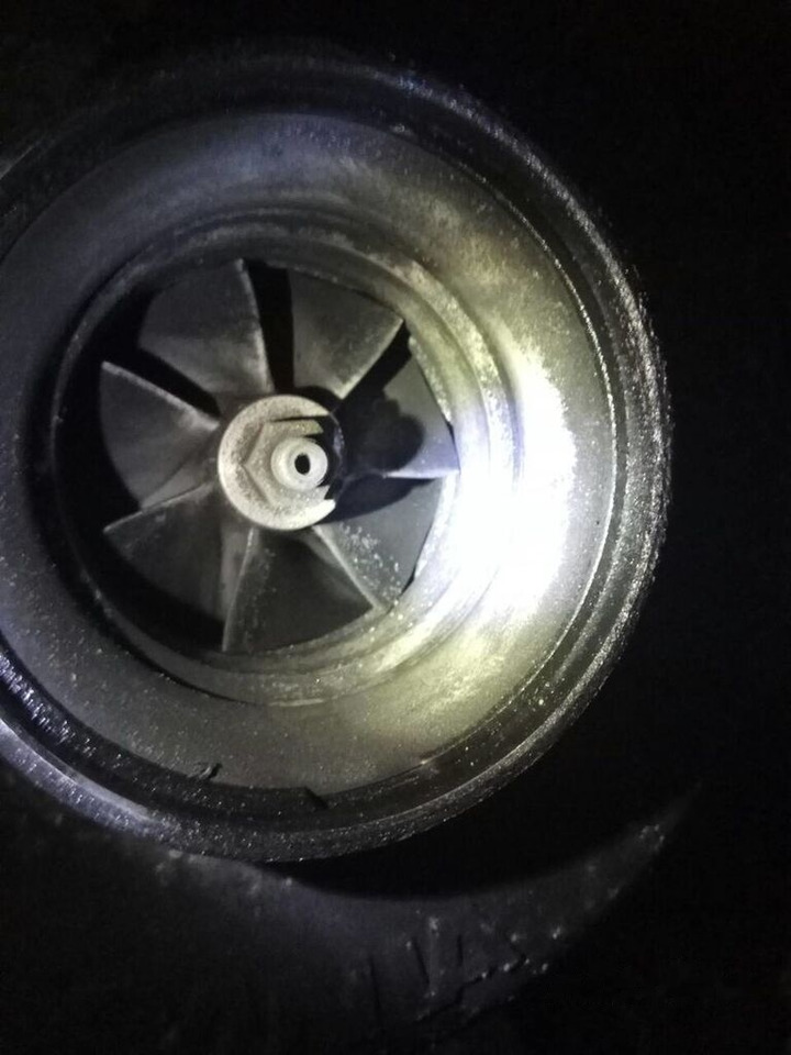 Scania DC1214 HPI Scania R 420 HPI E3 - Motor za Kamion: slika Scania DC1214 HPI Scania R 420 HPI E3 - Motor za Kamion Scania DC1214 HPI Scania R 420 HPI E3 - Motor za Kamion: slika Scania DC1214 HPI Scania R 420 HPI E3 - Motor za Kamion