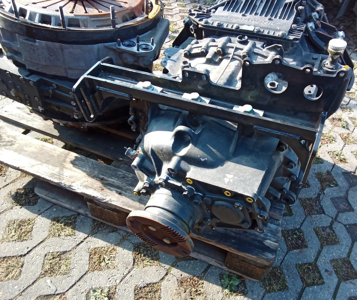 ZF TC-TRONIC 12 TC 2740 TO MAN truck - Mjenjač za Kamion: slika ZF TC-TRONIC 12 TC 2740 TO MAN truck - Mjenjač za Kamion ZF TC-TRONIC 12 TC 2740 TO MAN truck - Mjenjač za Kamion: slika ZF TC-TRONIC 12 TC 2740 TO MAN truck - Mjenjač za Kamion