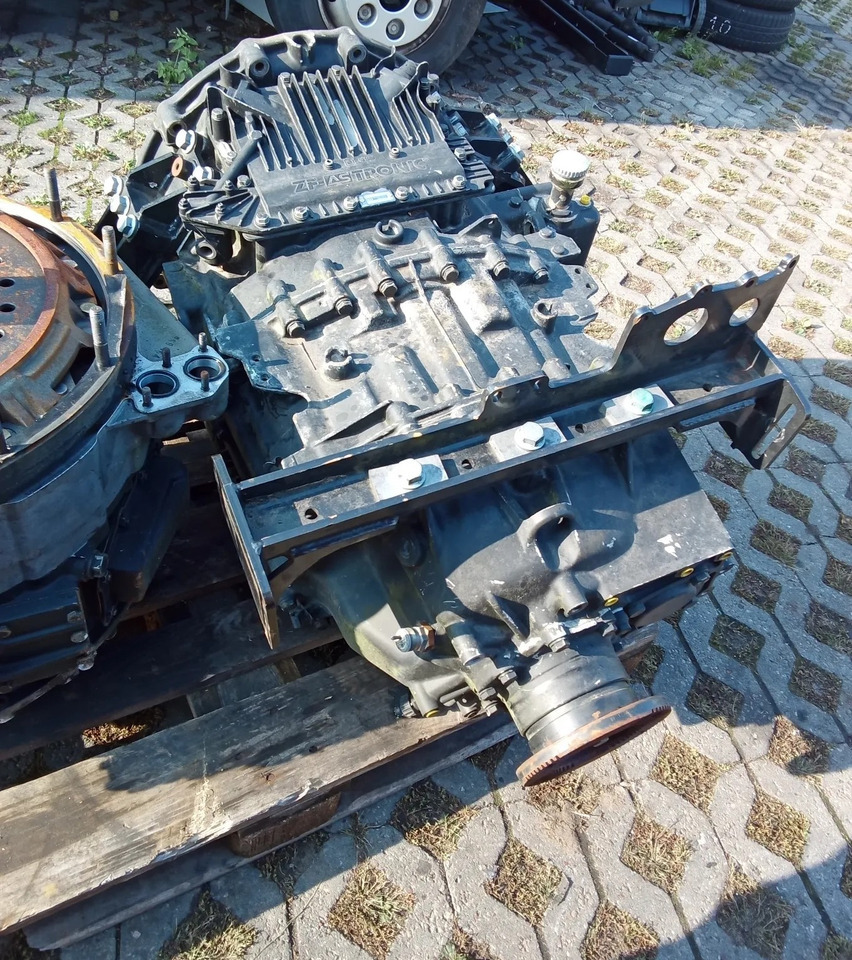 ZF TC-TRONIC 12 TC 2740 TO MAN truck - Mjenjač za Kamion: slika ZF TC-TRONIC 12 TC 2740 TO MAN truck - Mjenjač za Kamion ZF TC-TRONIC 12 TC 2740 TO MAN truck - Mjenjač za Kamion: slika ZF TC-TRONIC 12 TC 2740 TO MAN truck - Mjenjač za Kamion