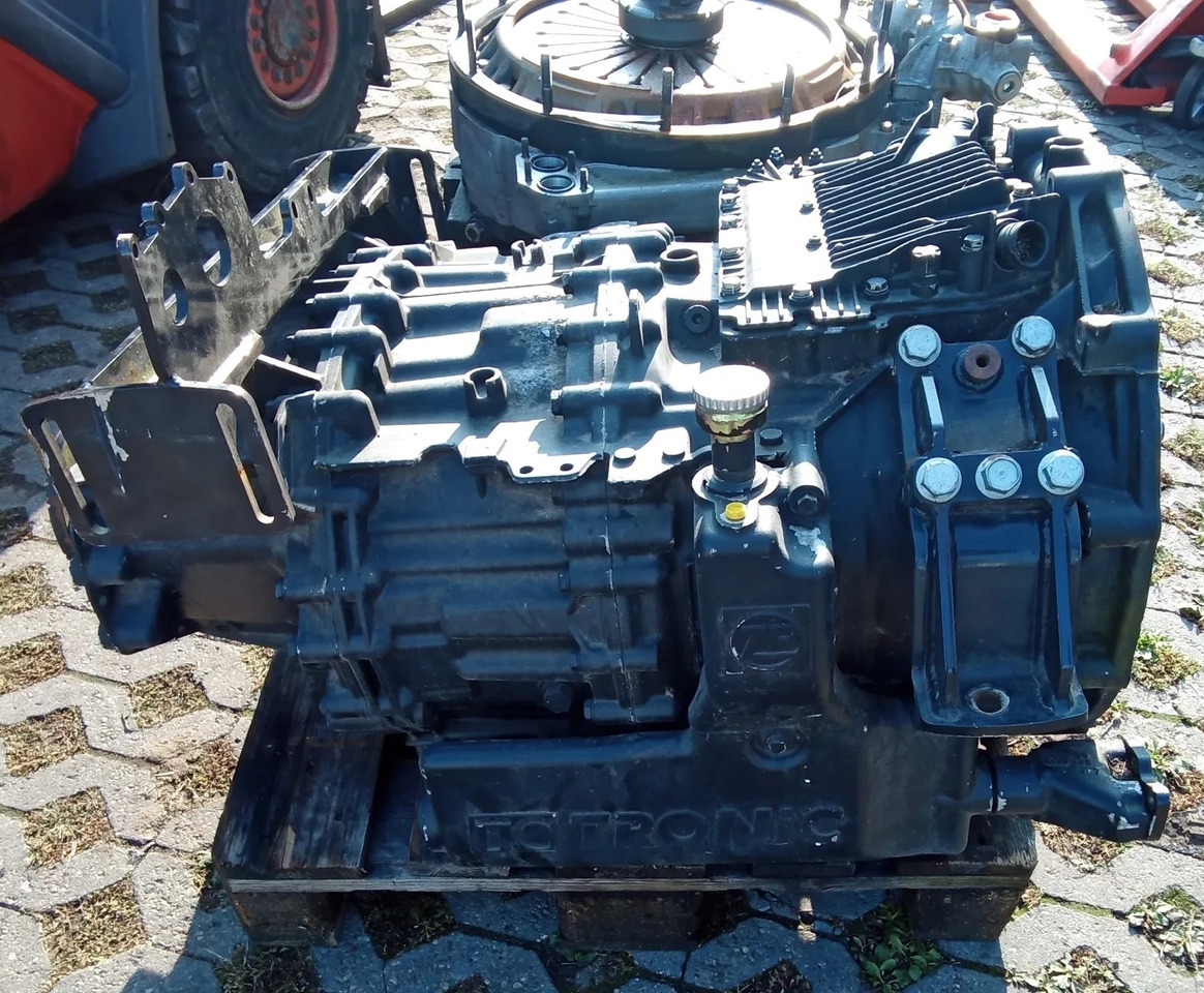 ZF TC-TRONIC 12 TC 2740 TO MAN truck - Mjenjač za Kamion: slika ZF TC-TRONIC 12 TC 2740 TO MAN truck - Mjenjač za Kamion ZF TC-TRONIC 12 TC 2740 TO MAN truck - Mjenjač za Kamion: slika ZF TC-TRONIC 12 TC 2740 TO MAN truck - Mjenjač za Kamion
