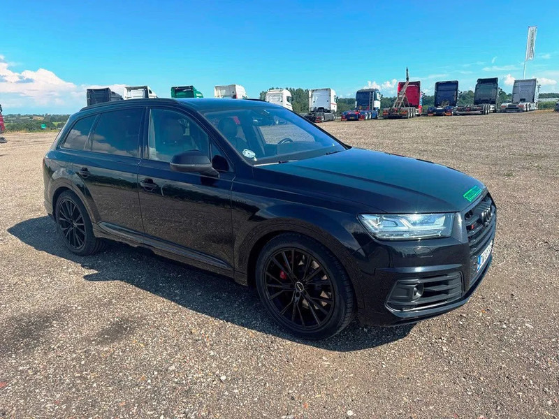 SUV Audi SQ7 Black Edition. panoramo sun roof. . oil heater. head up display. 21" alu weels. night vision. B&O sound system.: slika SUV Audi SQ7 Black Edition. panoramo sun roof. . oil heater. head up display. 21" alu weels. night vision. B&O sound system.