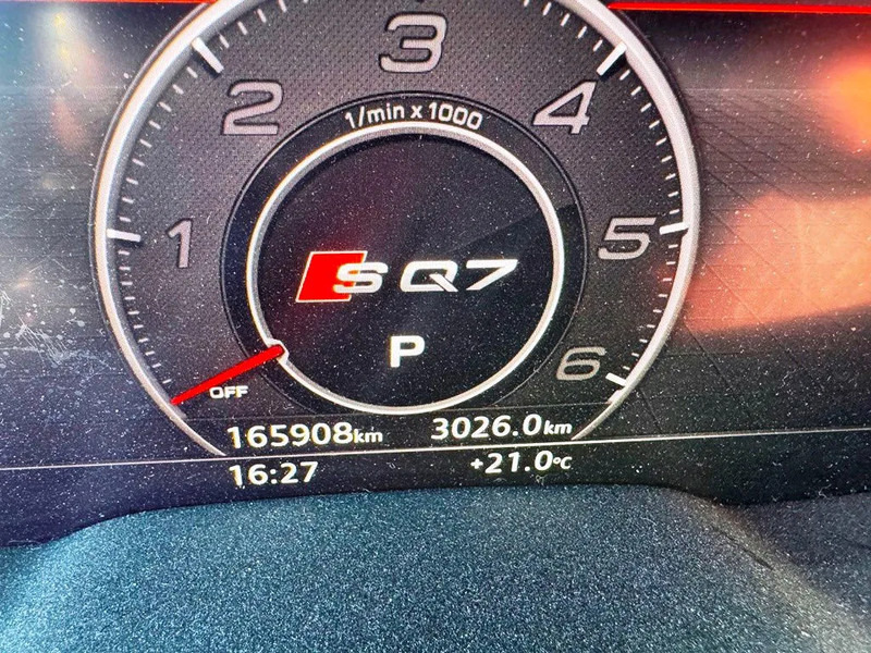 SUV Audi SQ7 Black Edition. panoramo sun roof. . oil heater. head up display. 21" alu weels. night vision. B&O sound system.: slika SUV Audi SQ7 Black Edition. panoramo sun roof. . oil heater. head up display. 21" alu weels. night vision. B&O sound system.