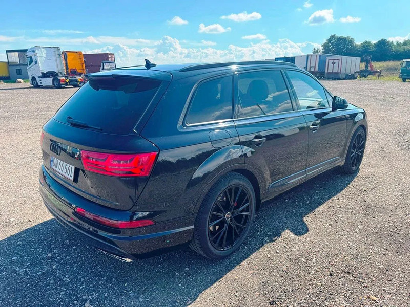 SUV Audi SQ7 Black Edition. panoramo sun roof. . oil heater. head up display. 21" alu weels. night vision. B&O sound system.: slika SUV Audi SQ7 Black Edition. panoramo sun roof. . oil heater. head up display. 21" alu weels. night vision. B&O sound system.