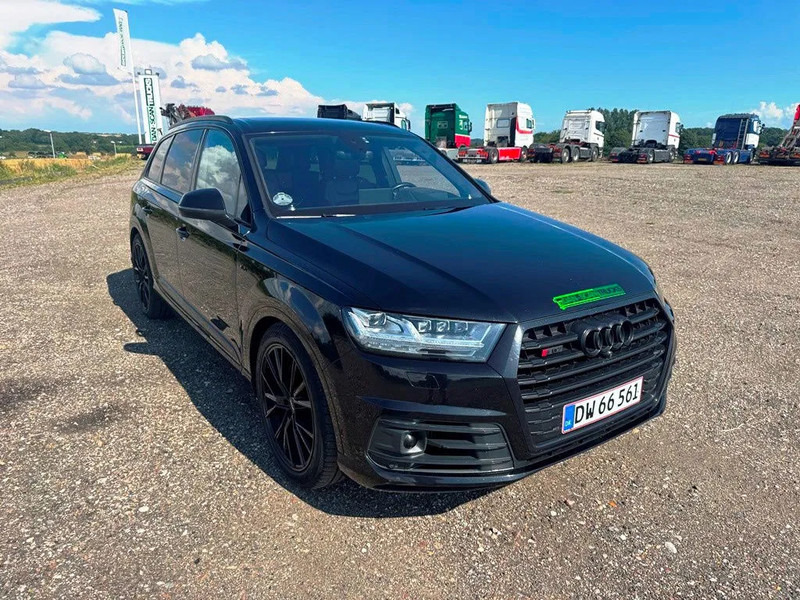 Audi SQ7 Black Edition. panoramo sun roof. . oil heater. head up display. 21" alu weels. night vision. B&O sound system. - SUV: slika Audi SQ7 Black Edition. panoramo sun roof. . oil heater. head up display. 21" alu weels. night vision. B&O sound system. - SUV Audi SQ7 Black Edition. panoramo sun roof. . oil heater. head up display. 21" alu weels. night vision. B&O sound system. - SUV: slika Audi SQ7 Black Edition. panoramo sun roof. . oil heater. head up display. 21" alu weels. night vision. B&O sound system. - SUV