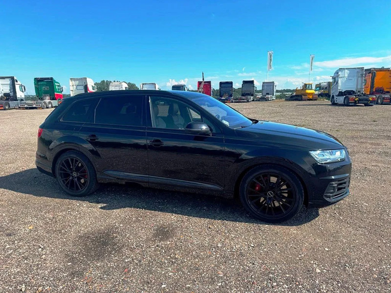 SUV Audi SQ7 Black Edition. panoramo sun roof. . oil heater. head up display. 21" alu weels. night vision. B&O sound system.: slika SUV Audi SQ7 Black Edition. panoramo sun roof. . oil heater. head up display. 21" alu weels. night vision. B&O sound system.