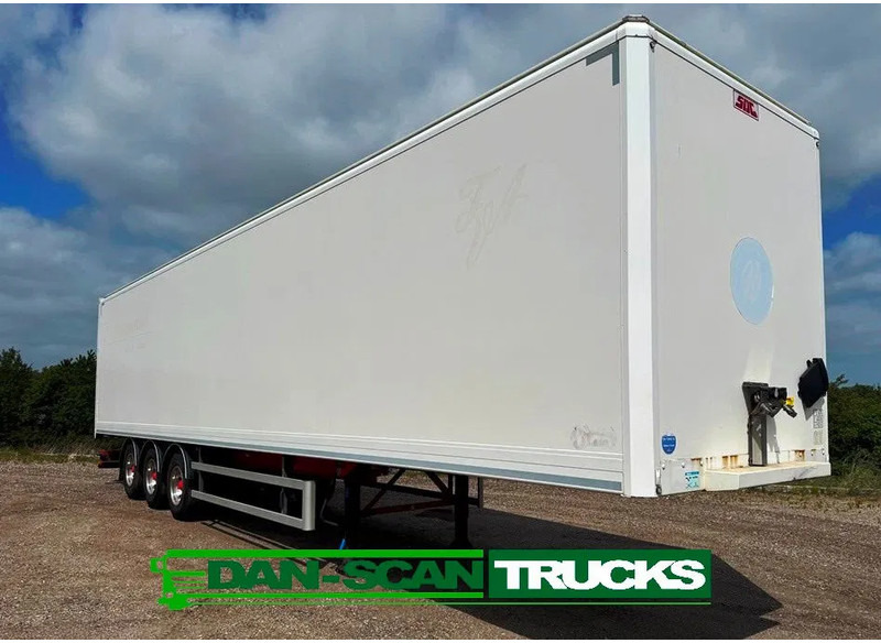 SDC 13,60 Boks - Poluprikolica sa zatvorenim sandukom: slika SDC 13,60 Boks - Poluprikolica sa zatvorenim sandukom SDC 13,60 Boks - Poluprikolica sa zatvorenim sandukom: slika SDC 13,60 Boks - Poluprikolica sa zatvorenim sandukom