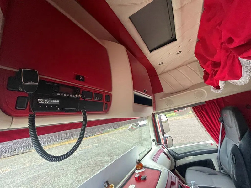Tegljač DAF XF 530 Twensteer Special interior. Full Air suspension Hydr. system: slika Tegljač DAF XF 530 Twensteer Special interior. Full Air suspension Hydr. system