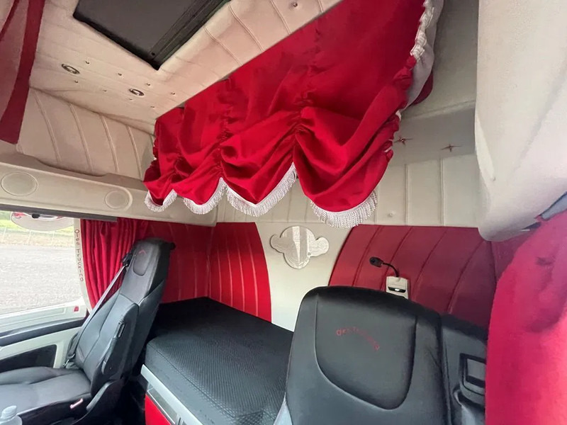 Tegljač DAF XF 530 Twensteer Special interior. Full Air suspension Hydr. system: slika Tegljač DAF XF 530 Twensteer Special interior. Full Air suspension Hydr. system