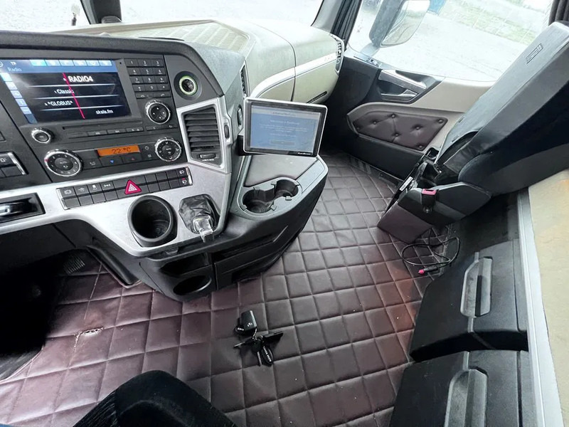 Tegljač Mercedes-Benz Actros 1843 Special Interior. Air / Air suspension. Euro 6: slika Tegljač Mercedes-Benz Actros 1843 Special Interior. Air / Air suspension. Euro 6