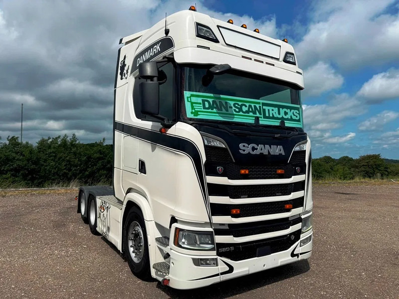 Scania S580 V8 NGS weelbase 2950mm. Air / Air suspension. Hydr. system. Air Cooler. Retarder - Tegljač: slika Scania S580 V8 NGS weelbase 2950mm. Air / Air suspension. Hydr. system. Air Cooler. Retarder - Tegljač Scania S580 V8 NGS weelbase 2950mm. Air / Air suspension. Hydr. system. Air Cooler. Retarder - Tegljač: slika Scania S580 V8 NGS weelbase 2950mm. Air / Air suspension. Hydr. system. Air Cooler. Retarder - Tegljač