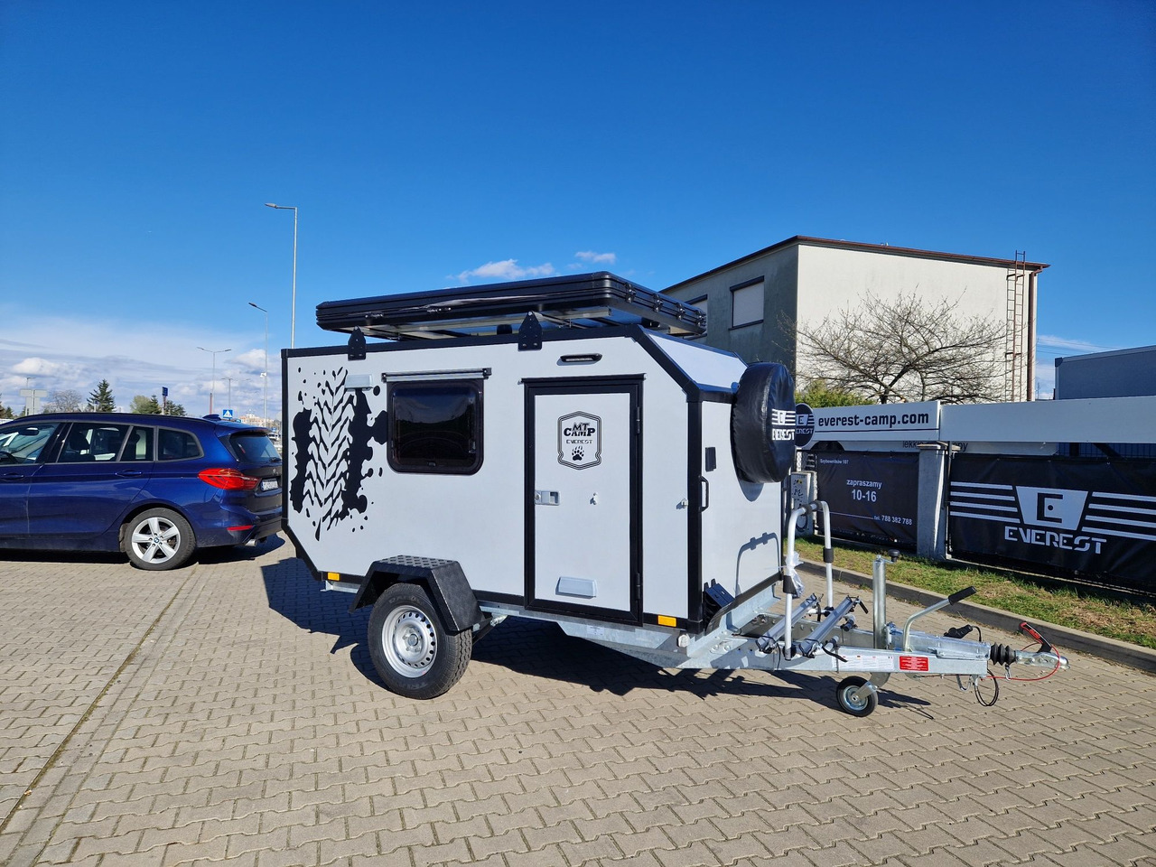 NOWA Przyczepa Wyprawowa Turystyczna Off-ROAD Everest MT-CAMP 2025 - Kamp prikolica: slika NOWA Przyczepa Wyprawowa Turystyczna Off-ROAD Everest MT-CAMP 2025 - Kamp prikolica NOWA Przyczepa Wyprawowa Turystyczna Off-ROAD Everest MT-CAMP 2025 - Kamp prikolica: slika NOWA Przyczepa Wyprawowa Turystyczna Off-ROAD Everest MT-CAMP 2025 - Kamp prikolica