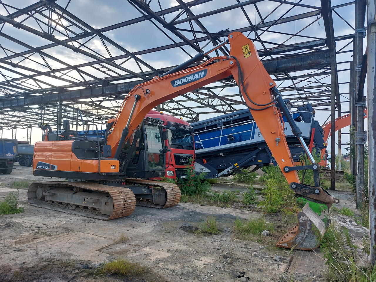 DOOSAN DX140LC-5 - Bager gusjeničar: slika DOOSAN DX140LC-5 - Bager gusjeničar DOOSAN DX140LC-5 - Bager gusjeničar: slika DOOSAN DX140LC-5 - Bager gusjeničar