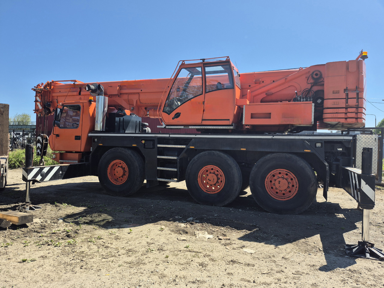 GROVE GMK3055 - Autodizalica: slika GROVE GMK3055 - Autodizalica GROVE GMK3055 - Autodizalica: slika GROVE GMK3055 - Autodizalica