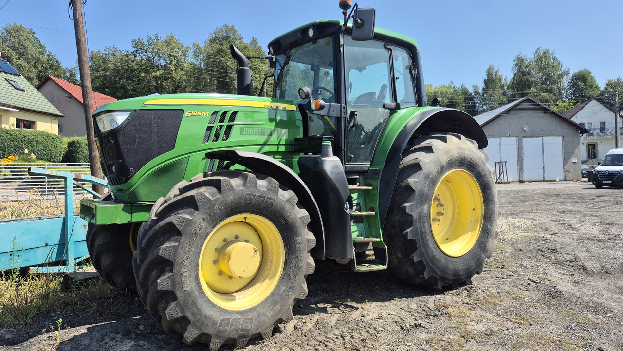 JOHN DEERE 6195M - Traktor: slika JOHN DEERE 6195M - Traktor JOHN DEERE 6195M - Traktor: slika JOHN DEERE 6195M - Traktor