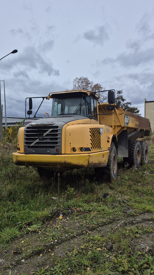 VOLVO A25D - Zglobni istovarivač: slika VOLVO A25D - Zglobni istovarivač VOLVO A25D - Zglobni istovarivač: slika VOLVO A25D - Zglobni istovarivač