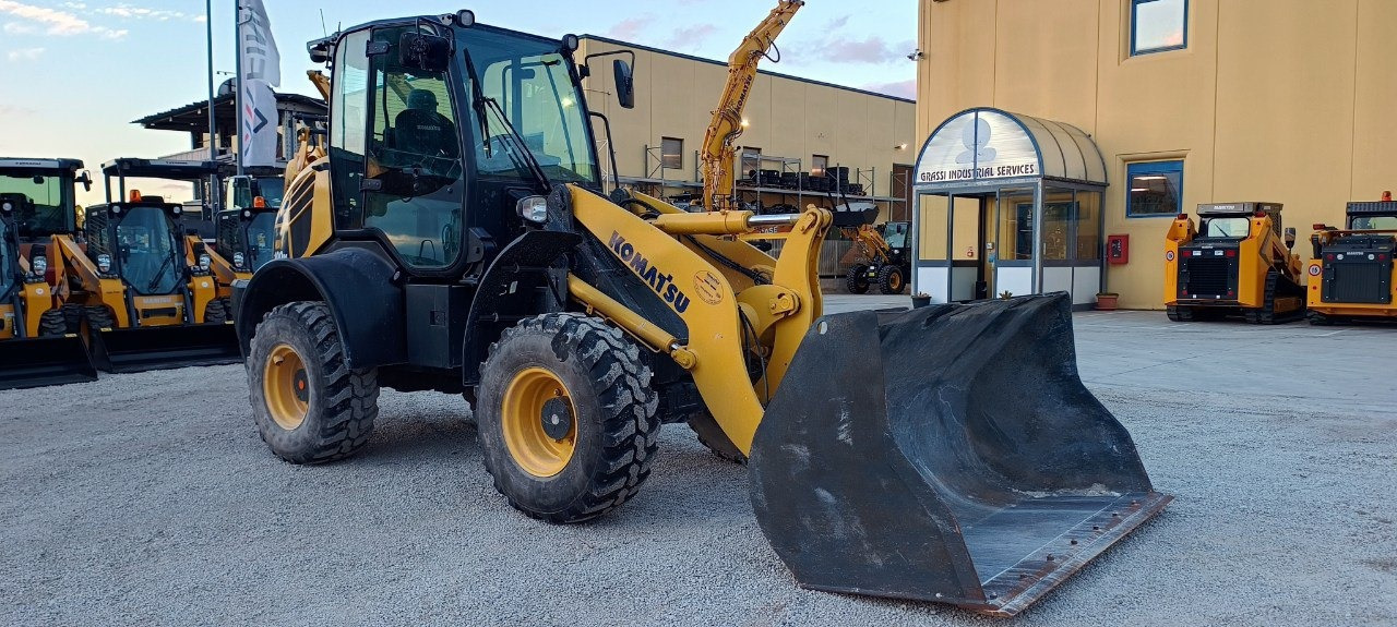 KOMATSU WA 100-8 - Građevinski strojevi: slika KOMATSU WA 100-8 - Građevinski strojevi KOMATSU WA 100-8 - Građevinski strojevi: slika KOMATSU WA 100-8 - Građevinski strojevi