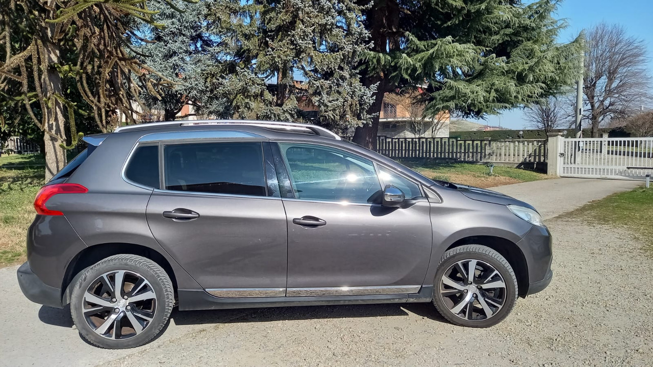 PEUGEOT 2008 - Limuzina: slika PEUGEOT 2008 - Limuzina PEUGEOT 2008 - Limuzina: slika PEUGEOT 2008 - Limuzina