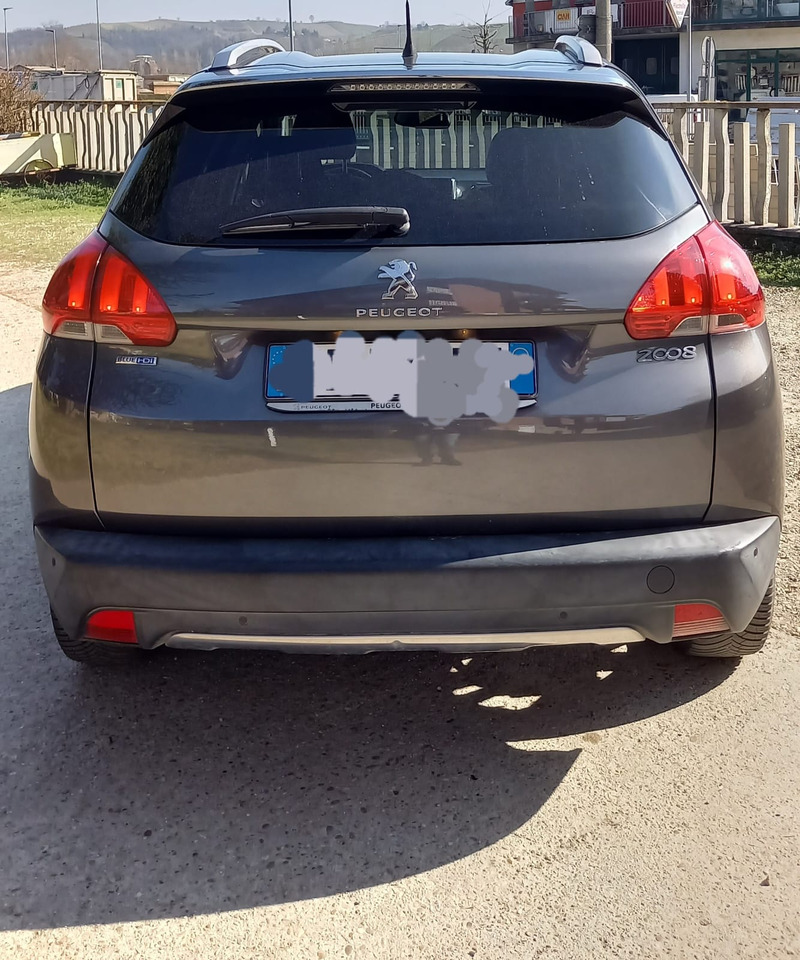 PEUGEOT 2008 - Limuzina: slika PEUGEOT 2008 - Limuzina PEUGEOT 2008 - Limuzina: slika PEUGEOT 2008 - Limuzina