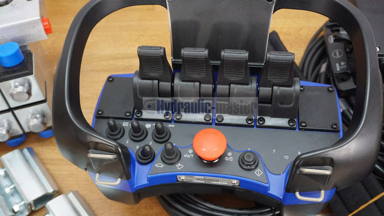 Scanreco RC 400 Radio Remote Control with 4 Functions with Actuators 12/24V for HIAB - Građevinski strojevi: slika Scanreco RC 400 Radio Remote Control with 4 Functions with Actuators 12/24V for HIAB - Građevinski strojevi Scanreco RC 400 Radio Remote Control with 4 Functions with Actuators 12/24V for HIAB - Građevinski strojevi: slika Scanreco RC 400 Radio Remote Control with 4 Functions with Actuators 12/24V for HIAB - Građevinski strojevi