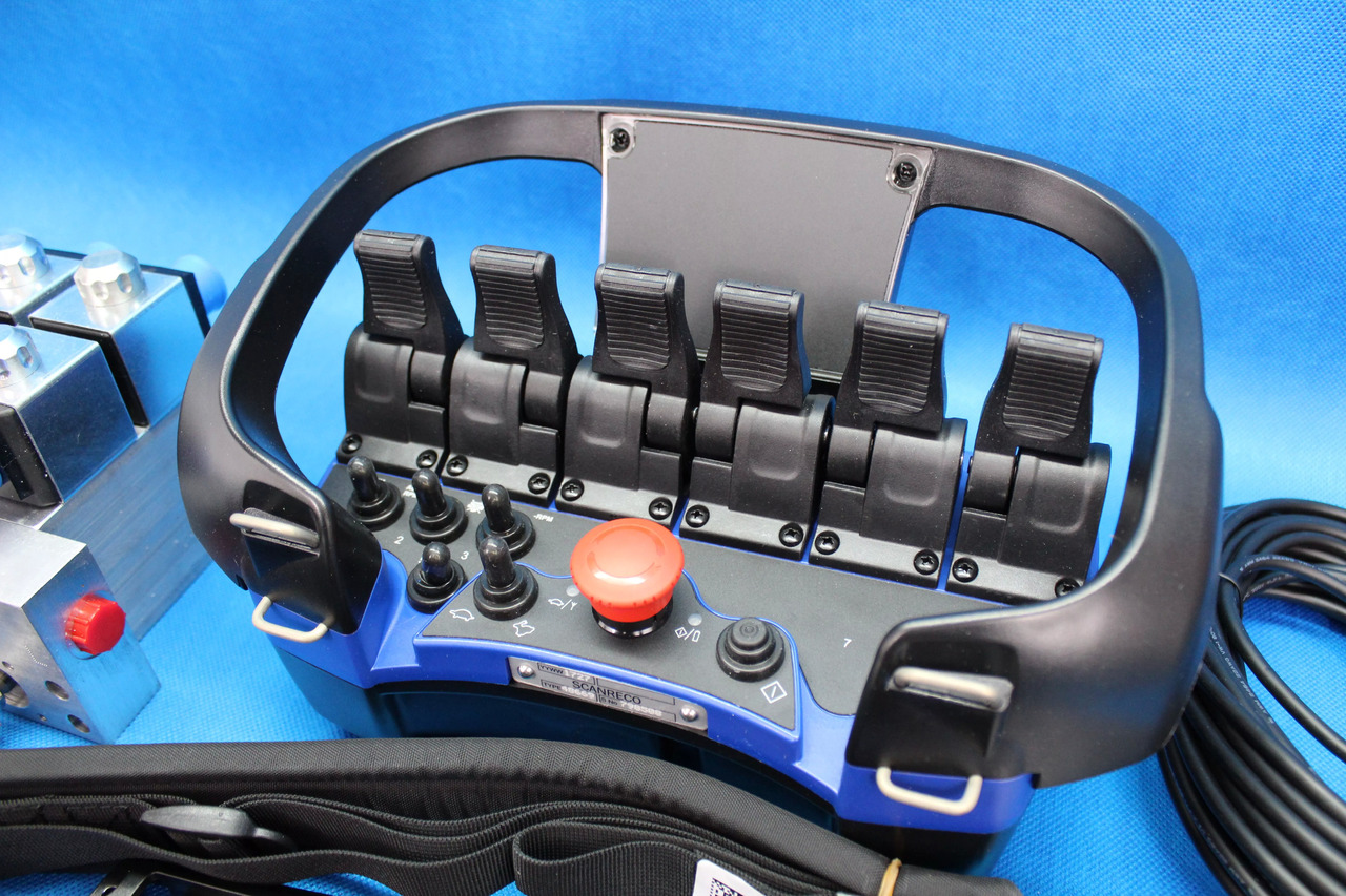 Scanreco RC400 G2B 6 Functions + Retrofit Kit for crane with valve without solenoids Fassi Hiab Palfinger 12/24V - Građevinski strojevi: slika Scanreco RC400 G2B 6 Functions + Retrofit Kit for crane with valve without solenoids Fassi Hiab Palfinger 12/24V - Građevinski strojevi Scanreco RC400 G2B 6 Functions + Retrofit Kit for crane with valve without solenoids Fassi Hiab Palfinger 12/24V - Građevinski strojevi: slika Scanreco RC400 G2B 6 Functions + Retrofit Kit for crane with valve without solenoids Fassi Hiab Palfinger 12/24V - Građevinski strojevi