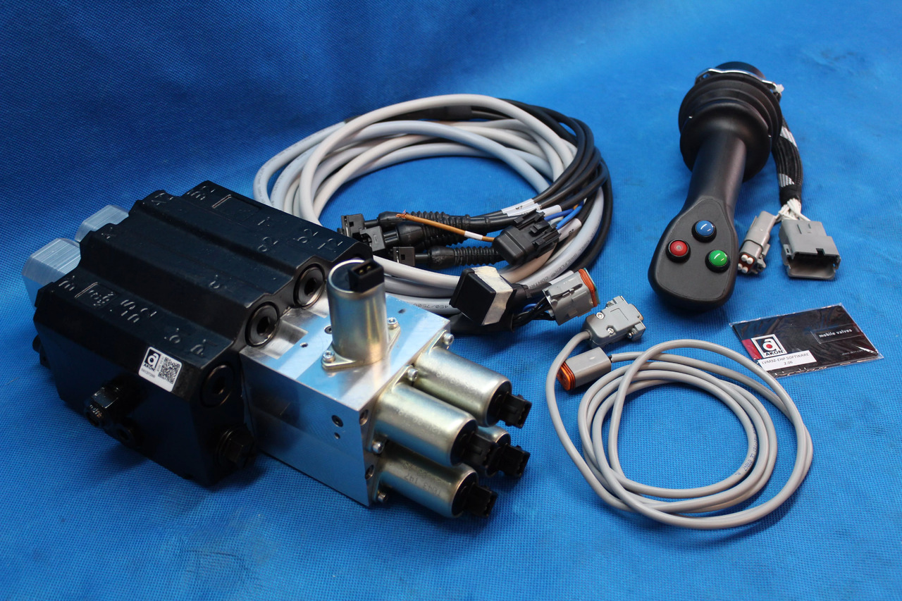 Joystick + AKON LVM92 Proportional Valve 90 L/Min 2 Sections for Loader, Closed - Prednji utovarivač za traktor za Kamion: slika Joystick + AKON LVM92 Proportional Valve 90 L/Min 2 Sections for Loader, Closed - Prednji utovarivač za traktor za Kamion Joystick + AKON LVM92 Proportional Valve 90 L/Min 2 Sections for Loader, Closed - Prednji utovarivač za traktor za Kamion: slika Joystick + AKON LVM92 Proportional Valve 90 L/Min 2 Sections for Loader, Closed - Prednji utovarivač za traktor za Kamion