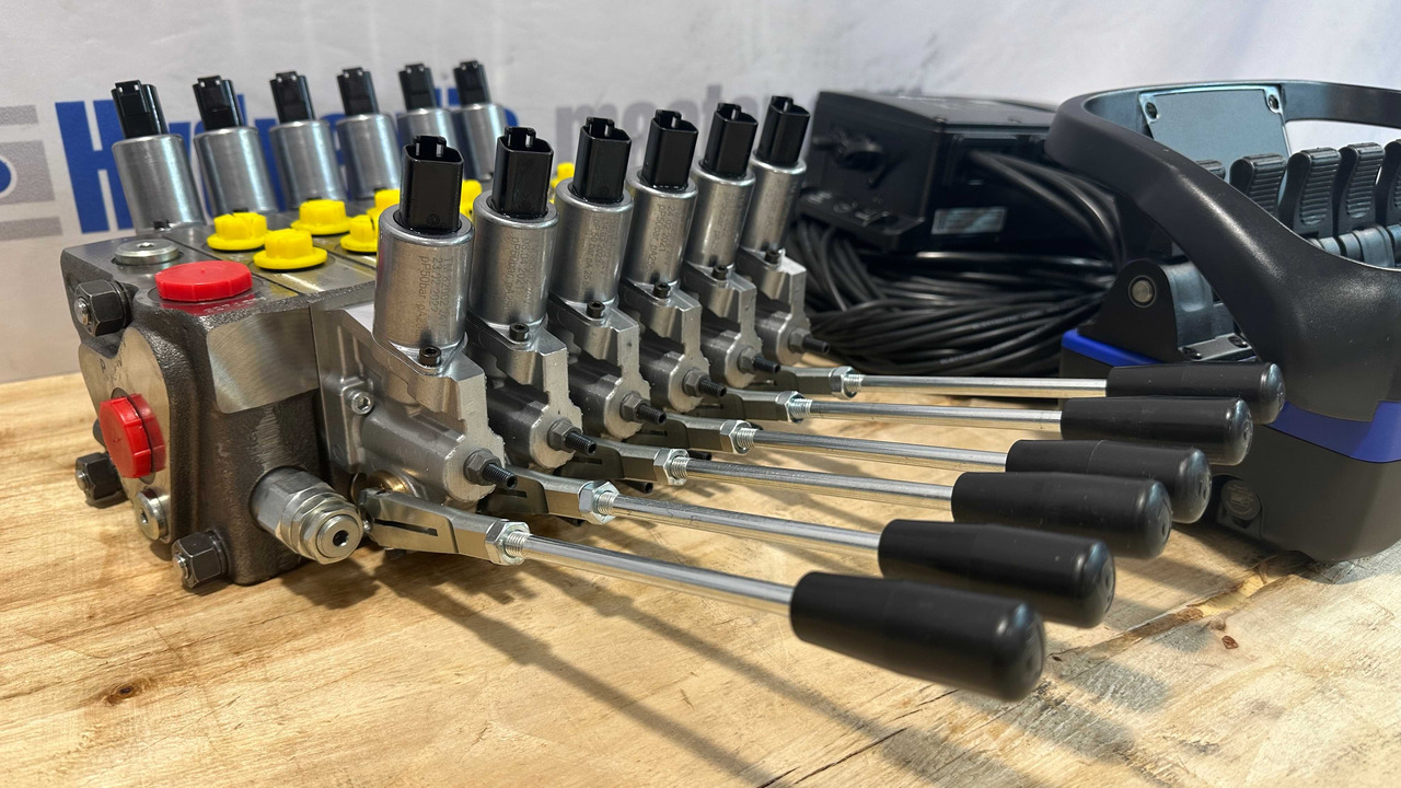 Novi Traktorska šumska prikolica Set Scanreco RC400 with Walvoil DPX100 Manitex, Palfinger, Atlas, Cormach: slika Novi Traktorska šumska prikolica Set Scanreco RC400 with Walvoil DPX100 Manitex, Palfinger, Atlas, Cormach