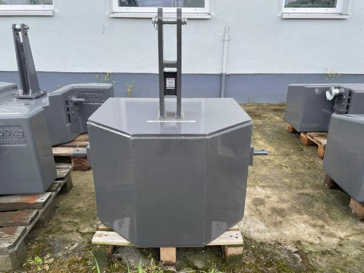 1000KG BUSCHMEIER FRONTGEWICHT - Protuuteg: slika 1000KG BUSCHMEIER FRONTGEWICHT - Protuuteg 1000KG BUSCHMEIER FRONTGEWICHT - Protuuteg: slika 1000KG BUSCHMEIER FRONTGEWICHT - Protuuteg