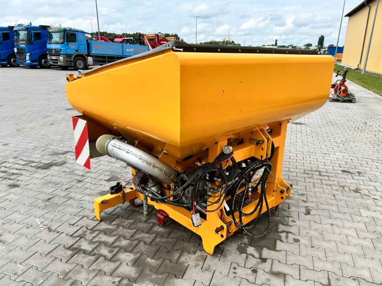 AGRISEM DSF 1600 FRONTTANK - Rasipač gnojiva: slika AGRISEM DSF 1600 FRONTTANK - Rasipač gnojiva AGRISEM DSF 1600 FRONTTANK - Rasipač gnojiva: slika AGRISEM DSF 1600 FRONTTANK - Rasipač gnojiva