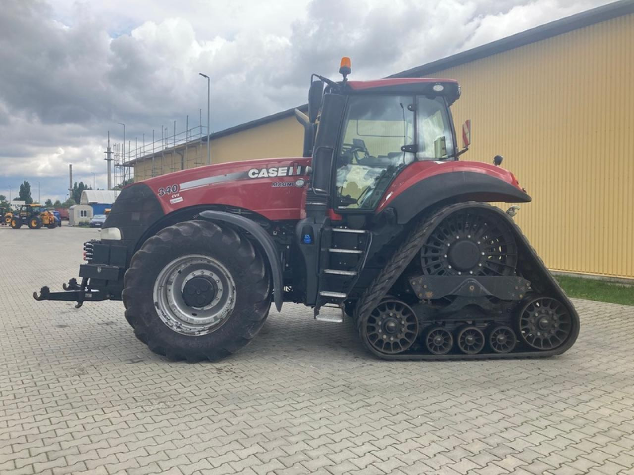 Case-IH MAGNUM 340 CVX ROWTRAC - Traktor: slika Case-IH MAGNUM 340 CVX ROWTRAC - Traktor Case-IH MAGNUM 340 CVX ROWTRAC - Traktor: slika Case-IH MAGNUM 340 CVX ROWTRAC - Traktor