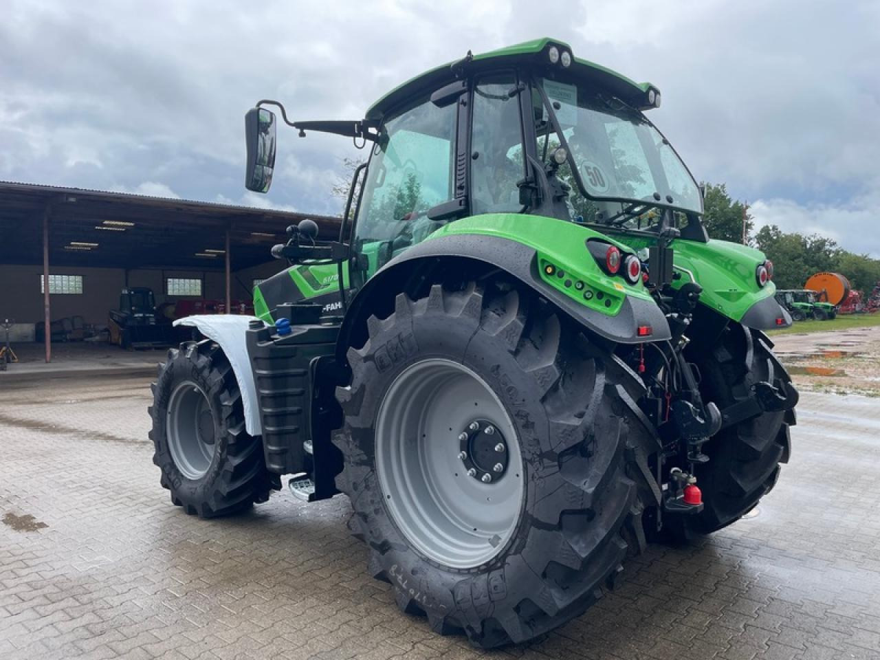 Deutz-Fahr 6170 POWERSHIFT AKTION - Traktor: slika Deutz-Fahr 6170 POWERSHIFT AKTION - Traktor Deutz-Fahr 6170 POWERSHIFT AKTION - Traktor: slika Deutz-Fahr 6170 POWERSHIFT AKTION - Traktor