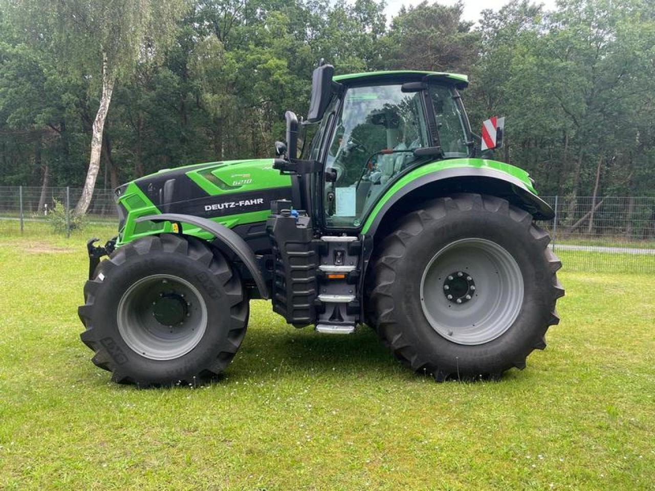 Deutz-Fahr 6210 PSHIFT AKTION - Traktor: slika Deutz-Fahr 6210 PSHIFT AKTION - Traktor Deutz-Fahr 6210 PSHIFT AKTION - Traktor: slika Deutz-Fahr 6210 PSHIFT AKTION - Traktor
