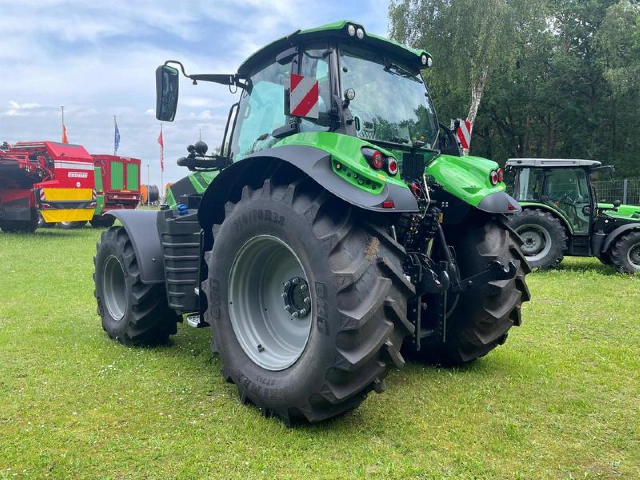 Deutz-Fahr 6210 PSHIFT AKTION - Traktor: slika Deutz-Fahr 6210 PSHIFT AKTION - Traktor Deutz-Fahr 6210 PSHIFT AKTION - Traktor: slika Deutz-Fahr 6210 PSHIFT AKTION - Traktor