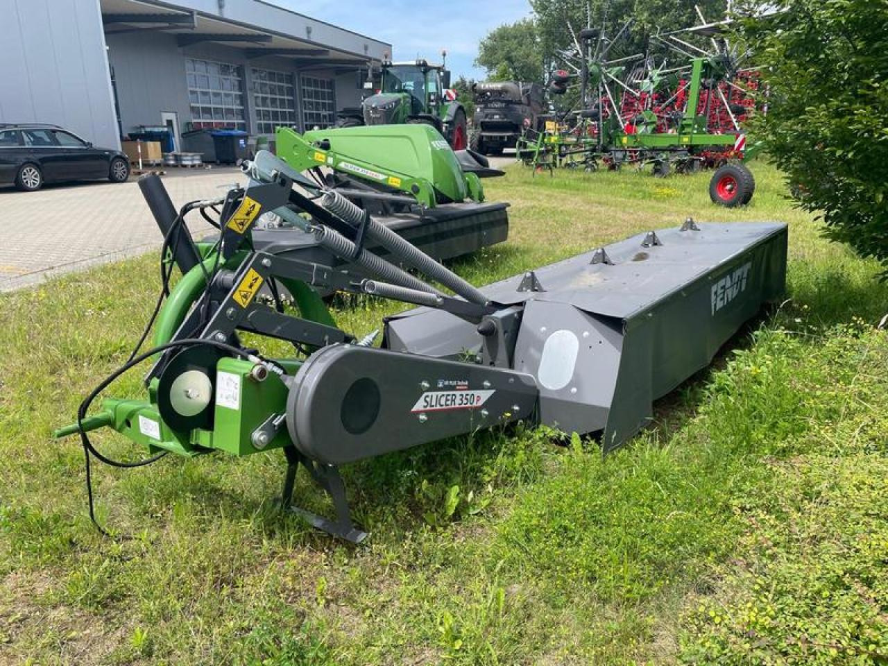 Fendt SLICER 350 P HECKMÄHWERK - Kosilica: slika Fendt SLICER 350 P HECKMÄHWERK - Kosilica Fendt SLICER 350 P HECKMÄHWERK - Kosilica: slika Fendt SLICER 350 P HECKMÄHWERK - Kosilica