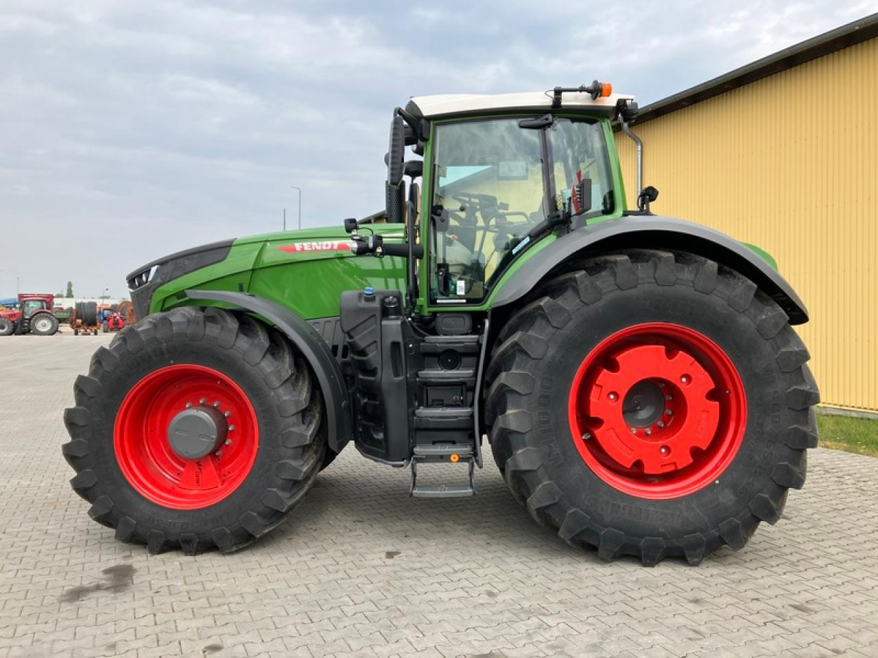 Fendt VARIO 1050 - Traktor: slika Fendt VARIO 1050 - Traktor Fendt VARIO 1050 - Traktor: slika Fendt VARIO 1050 - Traktor
