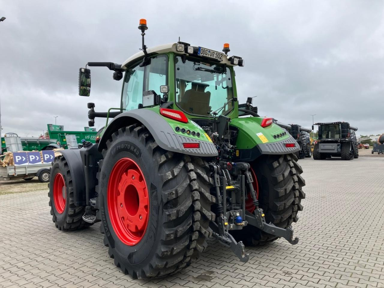 Fendt VARIO 728 GEN 7 PROFI+ RTK - Traktor: slika Fendt VARIO 728 GEN 7 PROFI+ RTK - Traktor Fendt VARIO 728 GEN 7 PROFI+ RTK - Traktor: slika Fendt VARIO 728 GEN 7 PROFI+ RTK - Traktor