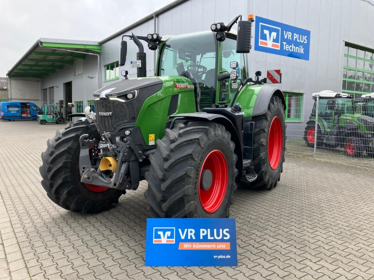 Fendt VARIO 728 POWER PLUS SET 2 - Traktor: slika Fendt VARIO 728 POWER PLUS SET 2 - Traktor Fendt VARIO 728 POWER PLUS SET 2 - Traktor: slika Fendt VARIO 728 POWER PLUS SET 2 - Traktor