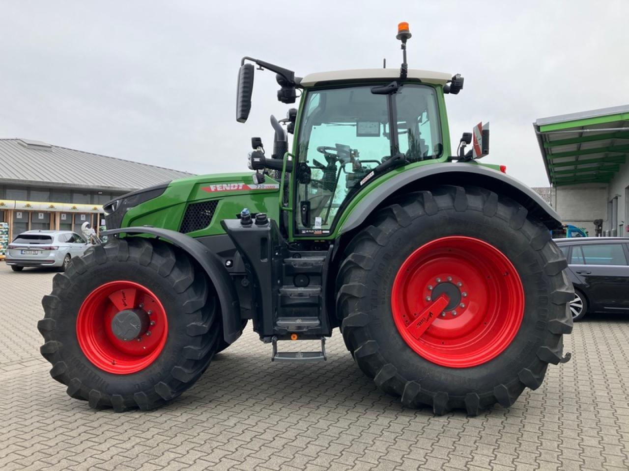 Fendt VARIO 728 POWER PLUS SET 2 - Traktor: slika Fendt VARIO 728 POWER PLUS SET 2 - Traktor Fendt VARIO 728 POWER PLUS SET 2 - Traktor: slika Fendt VARIO 728 POWER PLUS SET 2 - Traktor