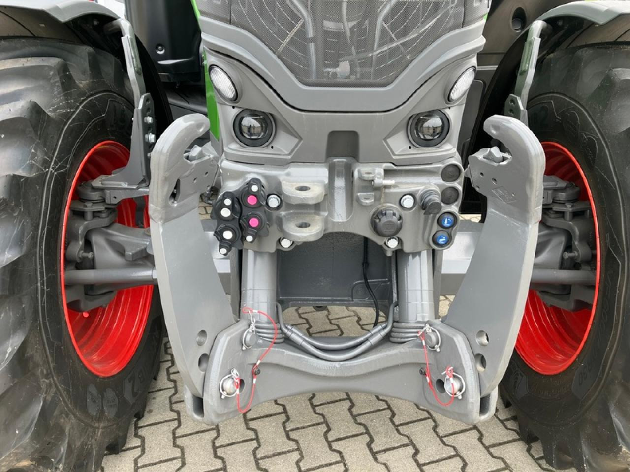 Fendt VARIO726 GEN 7 PROFI PLUS SET 2 - Traktor: slika Fendt VARIO726 GEN 7 PROFI PLUS SET 2 - Traktor Fendt VARIO726 GEN 7 PROFI PLUS SET 2 - Traktor: slika Fendt VARIO726 GEN 7 PROFI PLUS SET 2 - Traktor