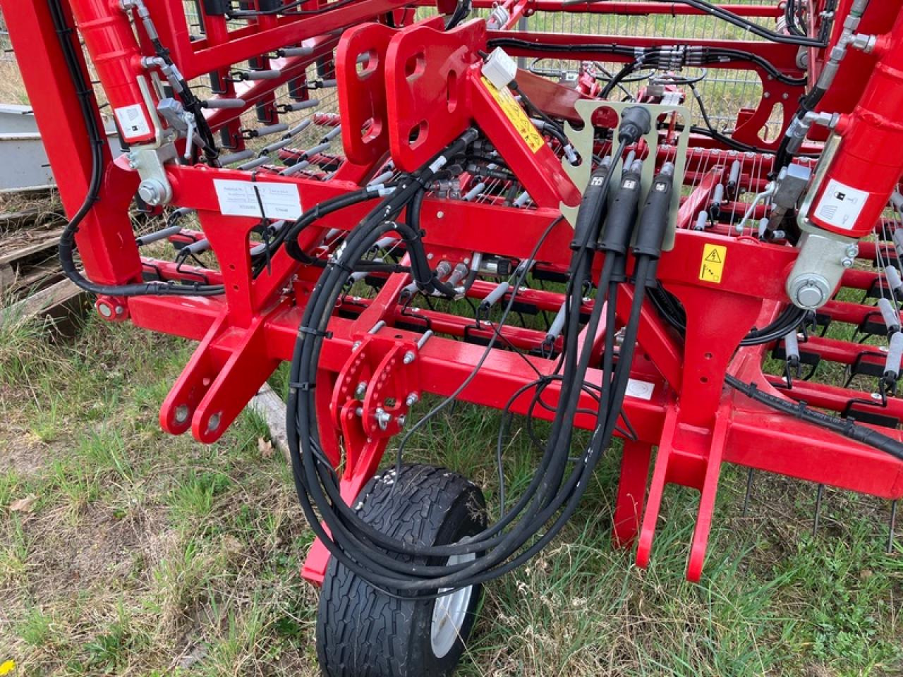 Horsch CURA 12 ST - Oprema za obradu tla: slika Horsch CURA 12 ST - Oprema za obradu tla Horsch CURA 12 ST - Oprema za obradu tla: slika Horsch CURA 12 ST - Oprema za obradu tla