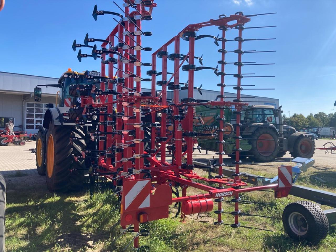 Horsch FINER 7 SL DOPPELSTRIEGEL - Kultivator: slika Horsch FINER 7 SL DOPPELSTRIEGEL - Kultivator Horsch FINER 7 SL DOPPELSTRIEGEL - Kultivator: slika Horsch FINER 7 SL DOPPELSTRIEGEL - Kultivator