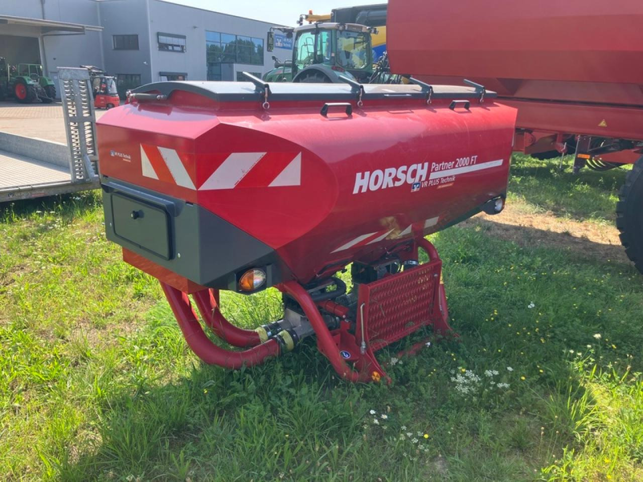 Horsch PARTNER 2000 FRONTTANK - Rasipač gnojiva: slika Horsch PARTNER 2000 FRONTTANK - Rasipač gnojiva Horsch PARTNER 2000 FRONTTANK - Rasipač gnojiva: slika Horsch PARTNER 2000 FRONTTANK - Rasipač gnojiva