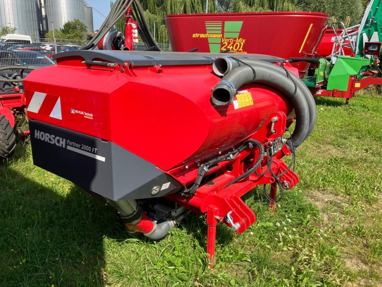 Horsch PARTNER 2000 FRONTTANK - Rasipač gnojiva: slika Horsch PARTNER 2000 FRONTTANK - Rasipač gnojiva Horsch PARTNER 2000 FRONTTANK - Rasipač gnojiva: slika Horsch PARTNER 2000 FRONTTANK - Rasipač gnojiva