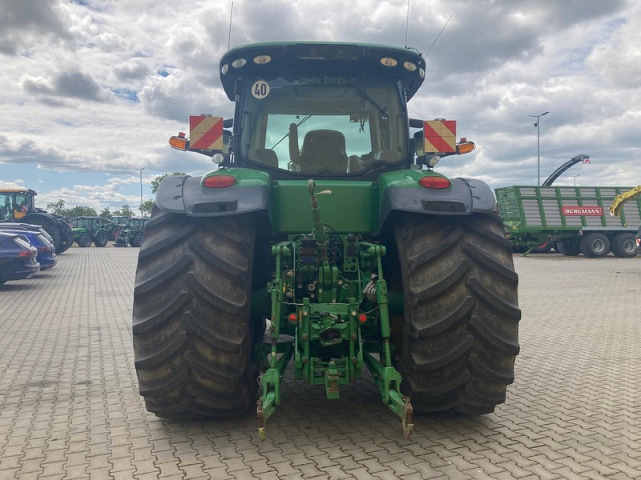 John Deere 8320 R AUTOPOWER - Traktor: slika John Deere 8320 R AUTOPOWER - Traktor John Deere 8320 R AUTOPOWER - Traktor: slika John Deere 8320 R AUTOPOWER - Traktor