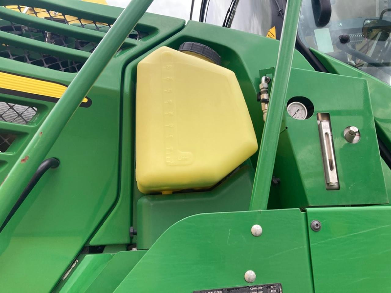 John Deere 8600 I - Silažni kombajn: slika John Deere 8600 I - Silažni kombajn John Deere 8600 I - Silažni kombajn: slika John Deere 8600 I - Silažni kombajn