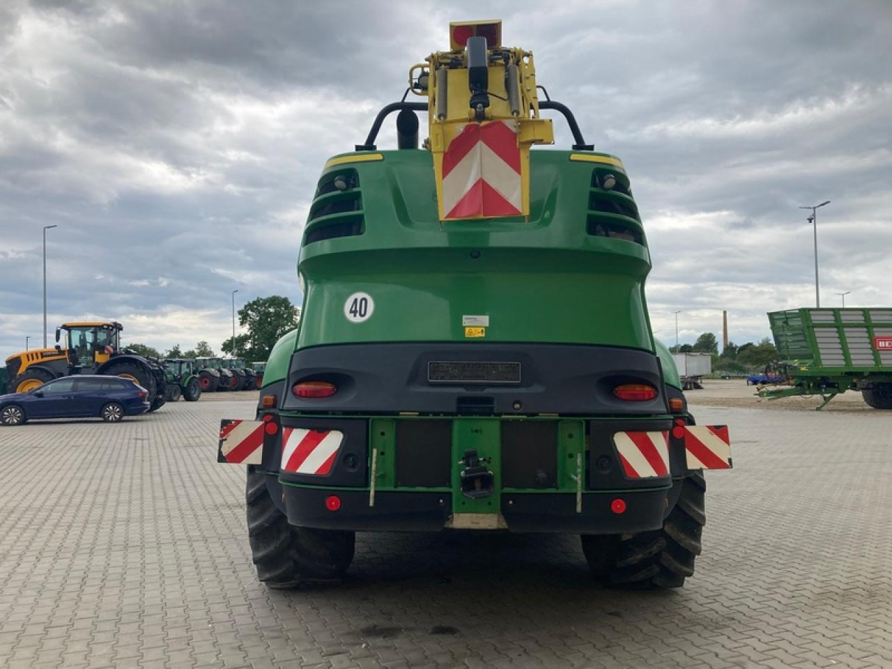 John Deere 8600 I - Silažni kombajn: slika John Deere 8600 I - Silažni kombajn John Deere 8600 I - Silažni kombajn: slika John Deere 8600 I - Silažni kombajn